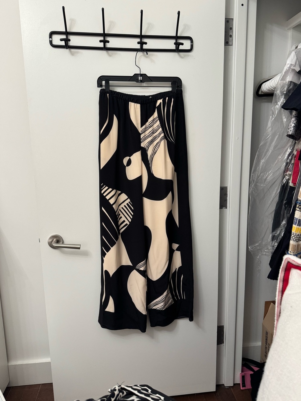 Abstract-Print Wide Leg Pants in Black & Cream
